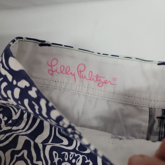 Lilly Pulitzer Womens Size 00 The Walsh Short Blue White Hidden Waves - Picture 4 of 6